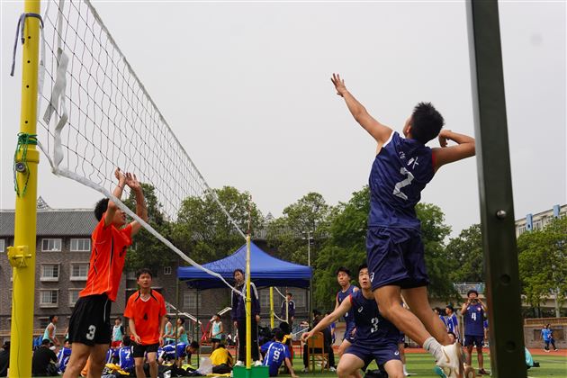 棠外高中男子排球队勇夺冠军