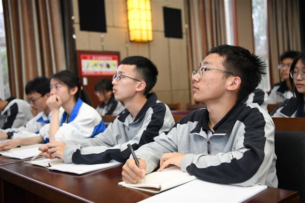 坚定理想信念 争做时代先锋——棠外高中党总支开展高中青年学生党校党课培训活动