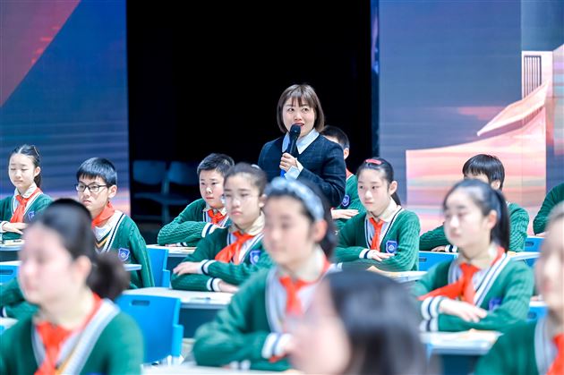 樱花动江城 海棠亦风采——棠外教师刘勇张飞艳受邀献课全国第十六届名师优课活动