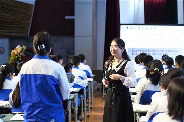 成都市九年级语文教学研讨会在棠外举办