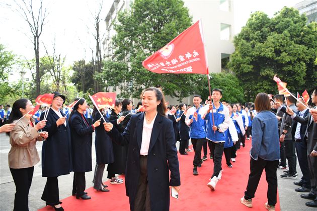 朝乾夕惕 圆梦中考——棠外初2020级举行中考动员暨表彰大会