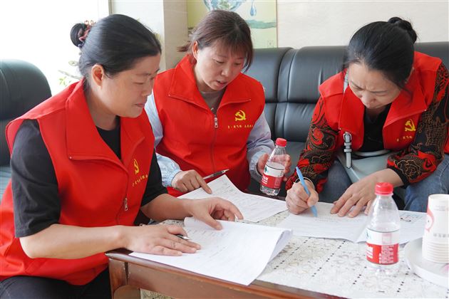 献血献爱心 血浓情更浓——棠外教辅党总支组织党员、教职工开展义务献血自愿服务活动