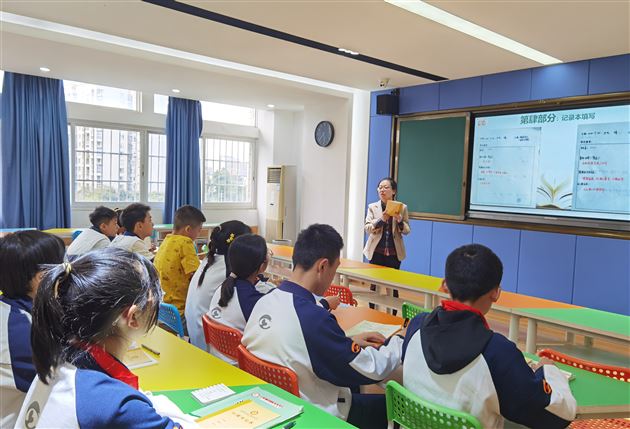 棠外召开初2022级心理协会成立暨心理委员培训会