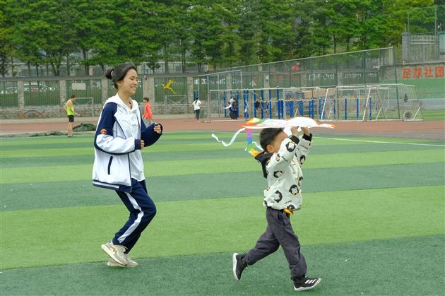 “筝”春色 享春趣——棠湖仁智幼儿园2023年春季小班社会实践活动 