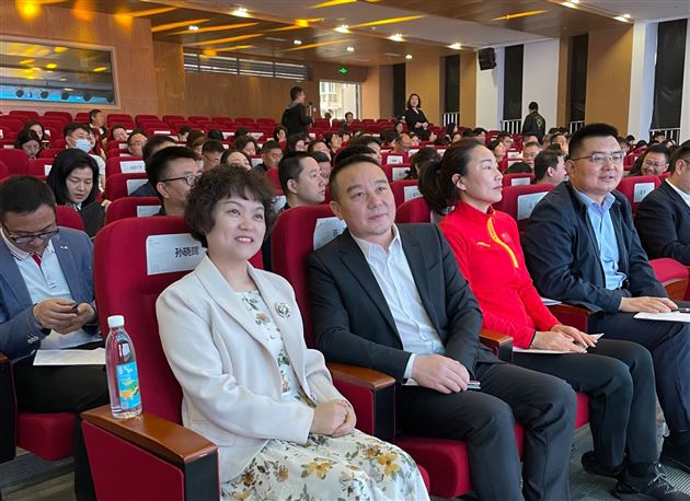 棠外孙晓晖老师出席成都市教师共享中心启动仪式