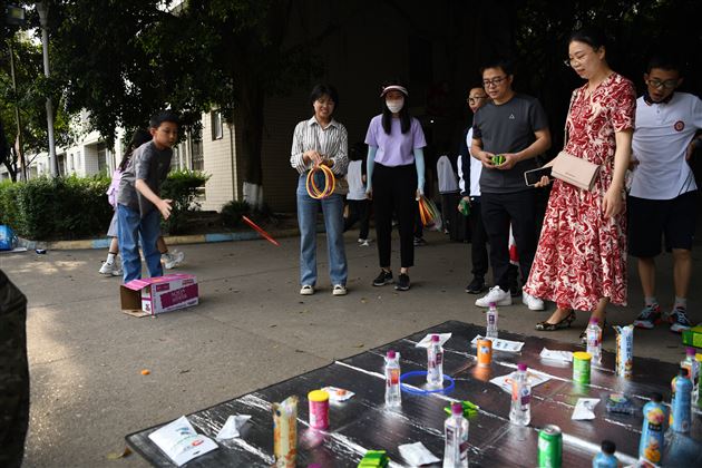 活动增长才干 义卖传递爱心——记棠外初中第十九届师生爱心义卖活动 