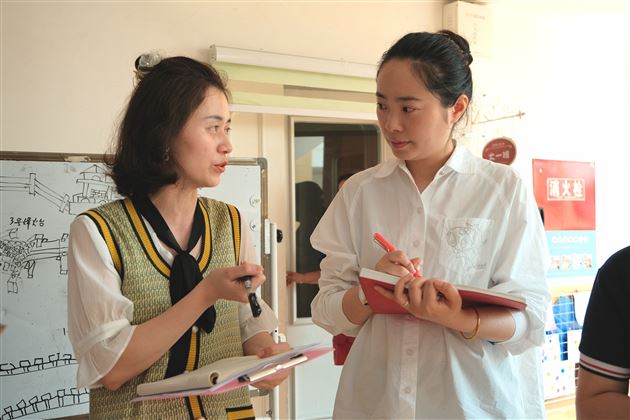 双流区教科院杨晓利老师到我园指导教科研工作