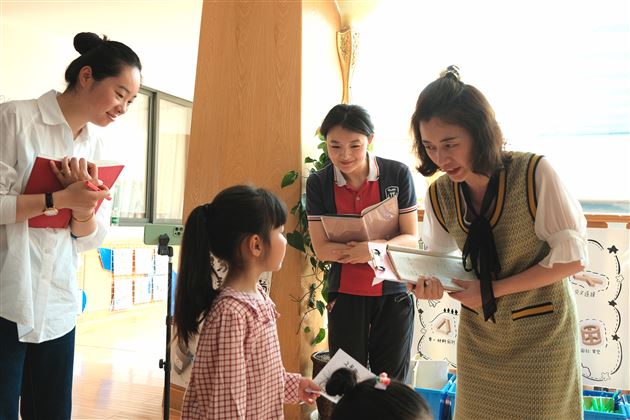 双流区教科院杨晓利老师到我园指导教科研工作