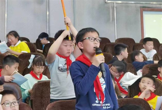 节水知识进课堂  护水理念入童心——记棠外附小四年级家长义工课堂活动 