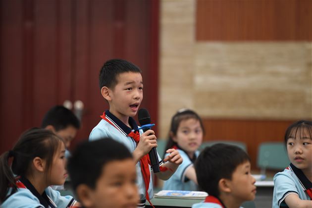 “量”源于“量” “感”获于“测”——记双流区小学三年级数学主题教研活动