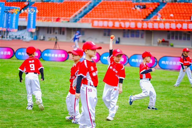 喜报：我园棒垒球队参加四川省第六次幼儿体育大会再获佳绩