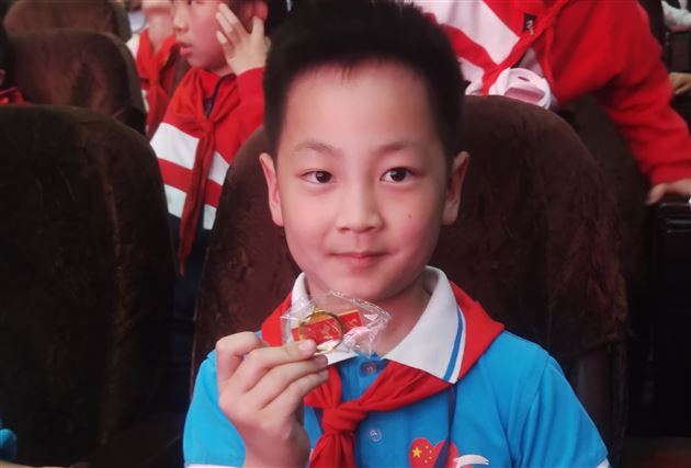 红旗迎风飘   少年当自强——记棠外附小学生讲堂活动