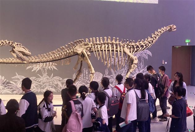 认识地球家园 探索自然奥秘——棠外学子成都自然博物馆研学记