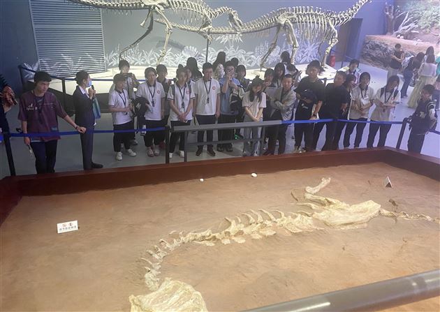 认识地球家园 探索自然奥秘——棠外学子成都自然博物馆研学记