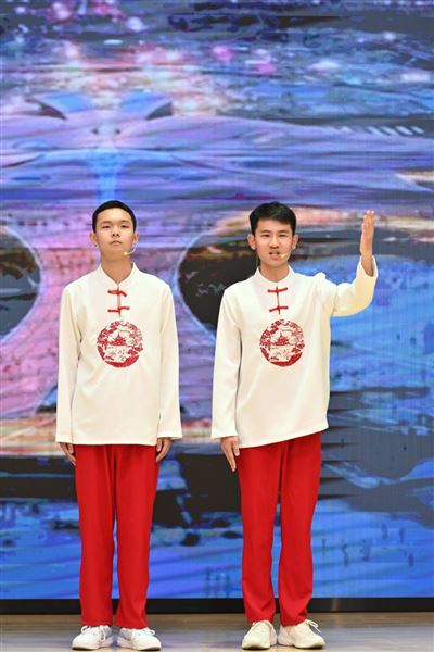 青春诗颂新时代  棠外学子展风采