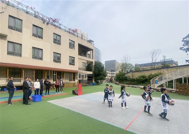 中华全国体育基金会和成都市体育局领导、专家莅临我园调研