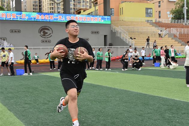 文武之道 一张一弛——棠外初三开展集体项目趣味运动会