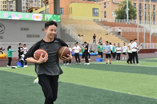 文武之道 一张一弛——棠外初三开展集体项目趣味运动会 