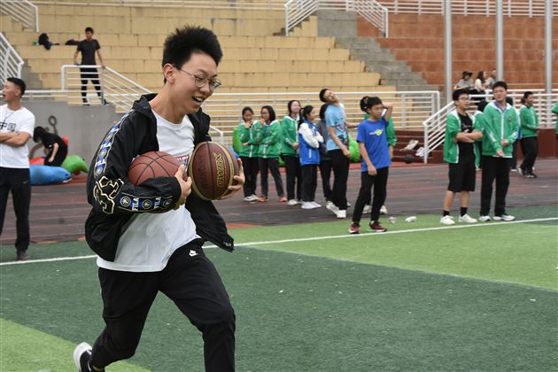 文武之道 一张一弛——棠外初三开展集体项目趣味运动会