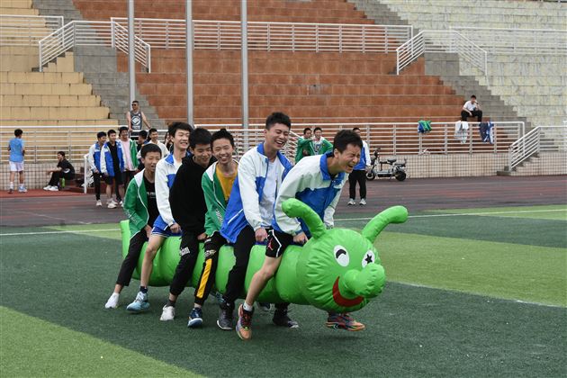 文武之道 一张一弛——棠外初三开展集体项目趣味运动会