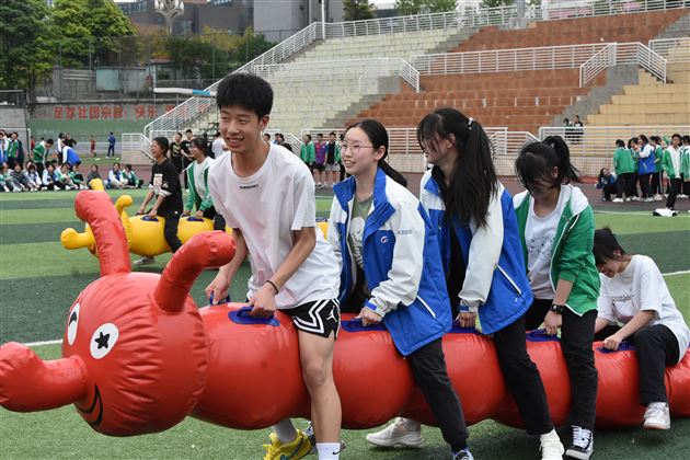 文武之道 一张一弛——棠外初三开展集体项目趣味运动会 