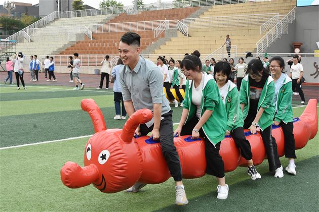 文武之道 一张一弛——棠外初三开展集体项目趣味运动会