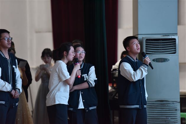 寄情于语，声情并茂，献礼棠外二十周年华诞——棠外高2022级举行外语配音比赛 