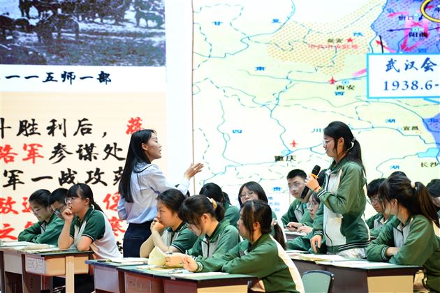 棠外高中历史教师柯亚莉、高久红参加双流区主题教研活动