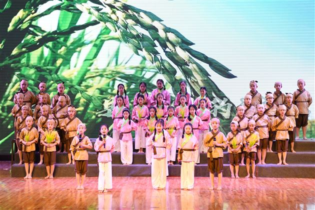 和诗以歌唱响经典 重燃廿载棠外记忆