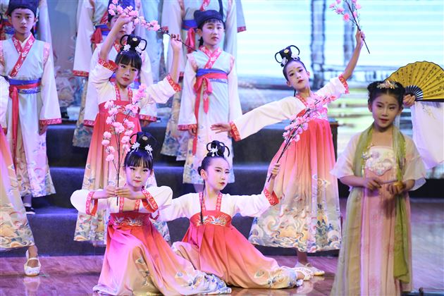 和诗以歌唱响经典 重燃廿载棠外记忆