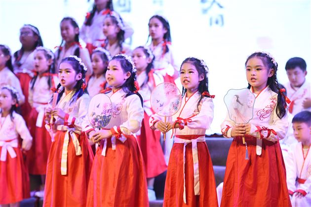 和诗以歌唱响经典 重燃廿载棠外记忆 