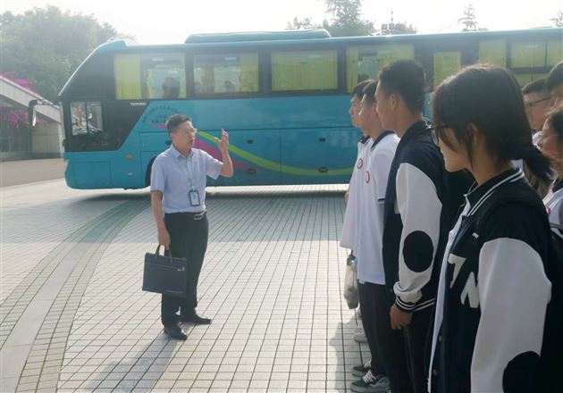 2022级年级组长张泽刚老师课前动员