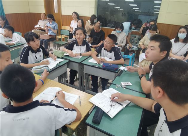 聚焦优质均衡 培育法治观念