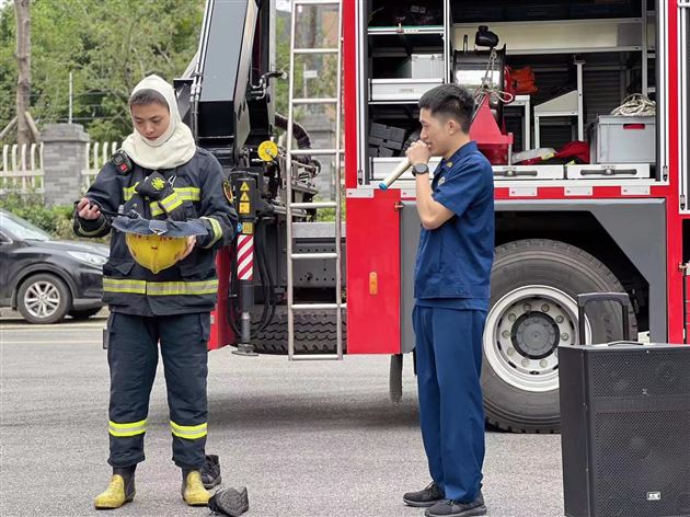 走进消防站  致敬“火焰蓝”——棠湖仁智幼儿园社会实践活动