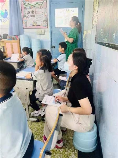 开放共享 携手前行——双流区实验小学外国语学校到我校开展教学交流活动