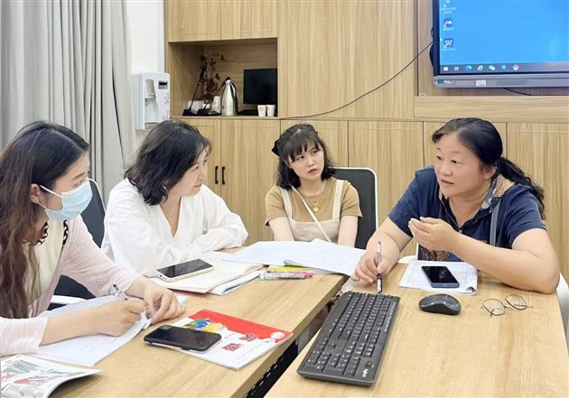 开放共享 携手前行——双流区实验小学外国语学校到我校开展教学交流活动