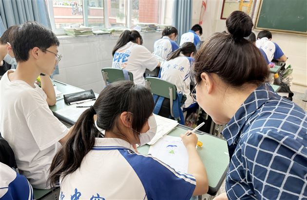 积极心态 突破困境——棠外心理组受邀参加2023年双流区考前心理送教