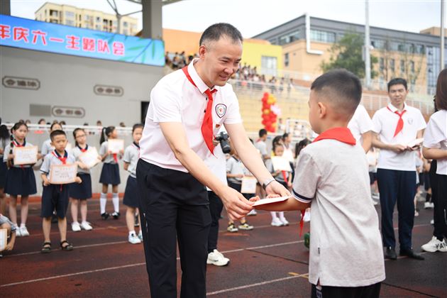 “六一”童心贺校庆，别样欢乐共“童”行