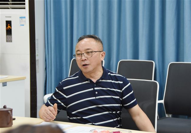 以课题为引领 以研究促发展——记高中“研制观课量规，推行课题研究，建设棠外好课堂”专题研讨活动 