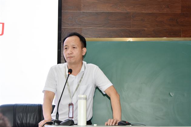 棠外初中召开《主题班会的设计》班主任专题培训会棠外初中召开《主题班会的设计》班主任专题培训会