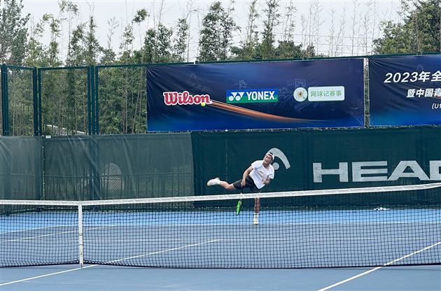 高中组男子单打时宏伟冠军
