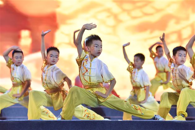 落在生命里的光——棠外附小隆重举行2022--2023学年学生综合素质展示活动