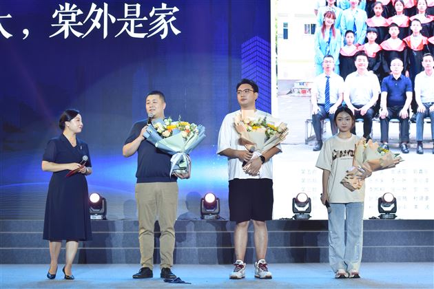 落在生命里的光——棠外附小隆重举行2022--2023学年学生综合素质展示活动