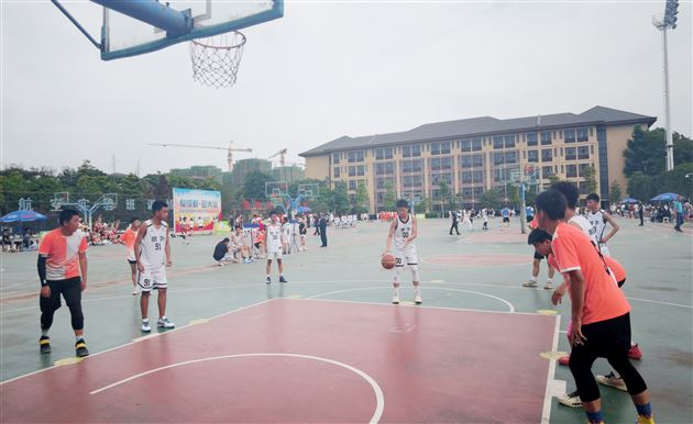 以小搏大，棠外初中男、女篮球队在双流区校园篮球联赛中再获佳绩 