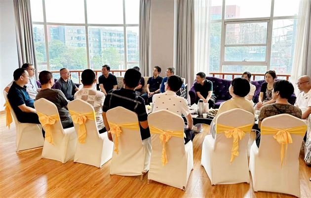 棠外高中举行2023年退休教师荣退仪式