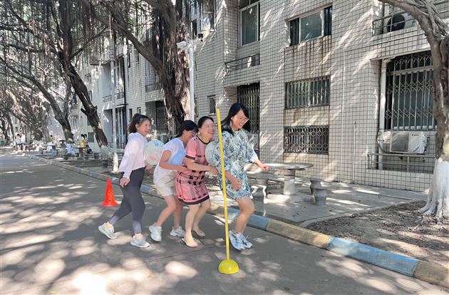 党建引领续廿载辉煌凝心聚力迎青春大运——初中第一、第二党支部联合开展主题党日活动