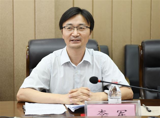 成都棠湖外国语学校与西华师范大学举行研究生联合培养示范基地签约暨授牌仪式 