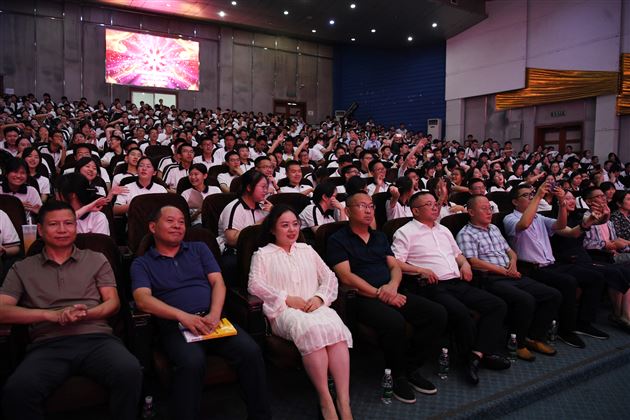 立足新起点，创造新辉煌——记棠外高2021级“零诊”表彰暨高三启动仪式