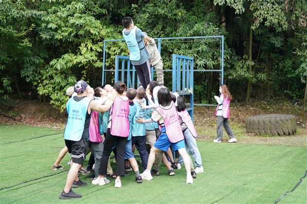 立足新起点 创造新辉煌——棠外高2021级高三启动暨教师拓展活动