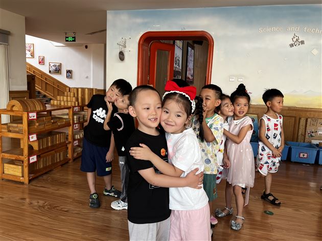 学长来啦——棠湖仁智幼儿园优秀毕业生进课堂